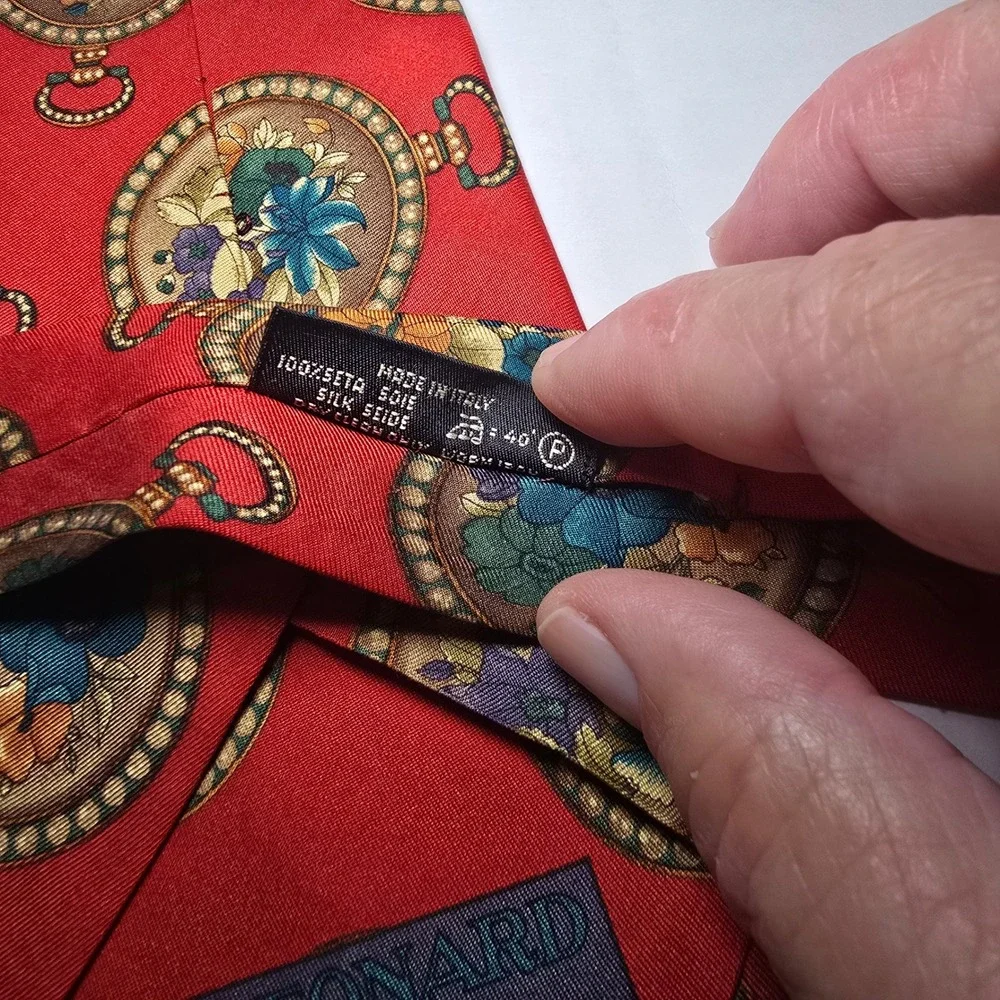 Leonard Paris Mens Red Silk Tie Pocket Watch Floral Made in Italy Designer T-18